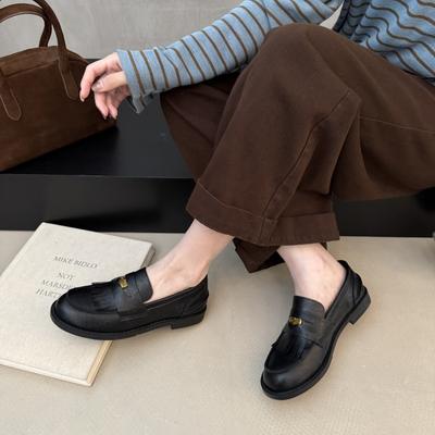 Лоферы женские однопедальные 2025 весна и осень новая мода универсальные британские ленивые любовь толстый каблук маленькие кожаные туфли