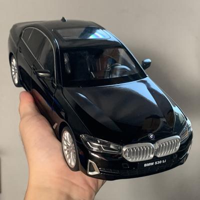 1:18 BMW 530Li Большие Роскошные Металлические Литые Модели Автомобилей Домашние Модные Украшения Витрина и Декор Рождественские Подарки Для Друга