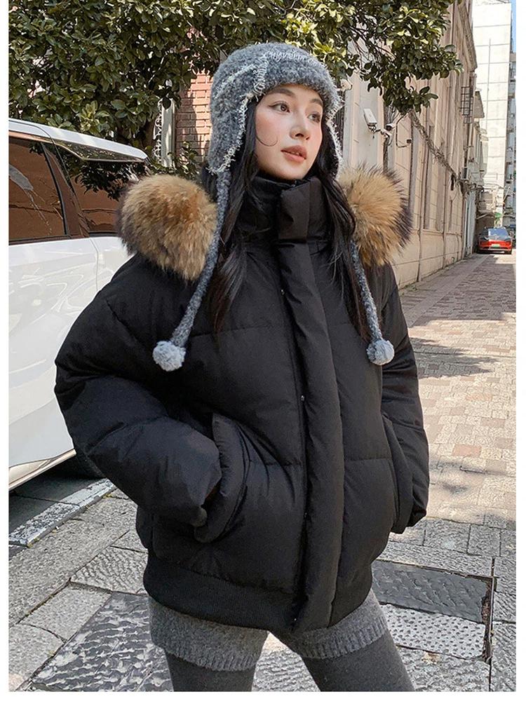Женская короткая ветрозащитная теплая зимняя куртка с капюшоном из большого меха и рукавами реглан