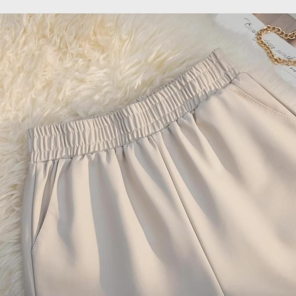 Женские шорты А-силуэта из искусственной кожи с высокой талией на осень/зиму 2023 года — облегающие, модные широкие брюки-ботфорты