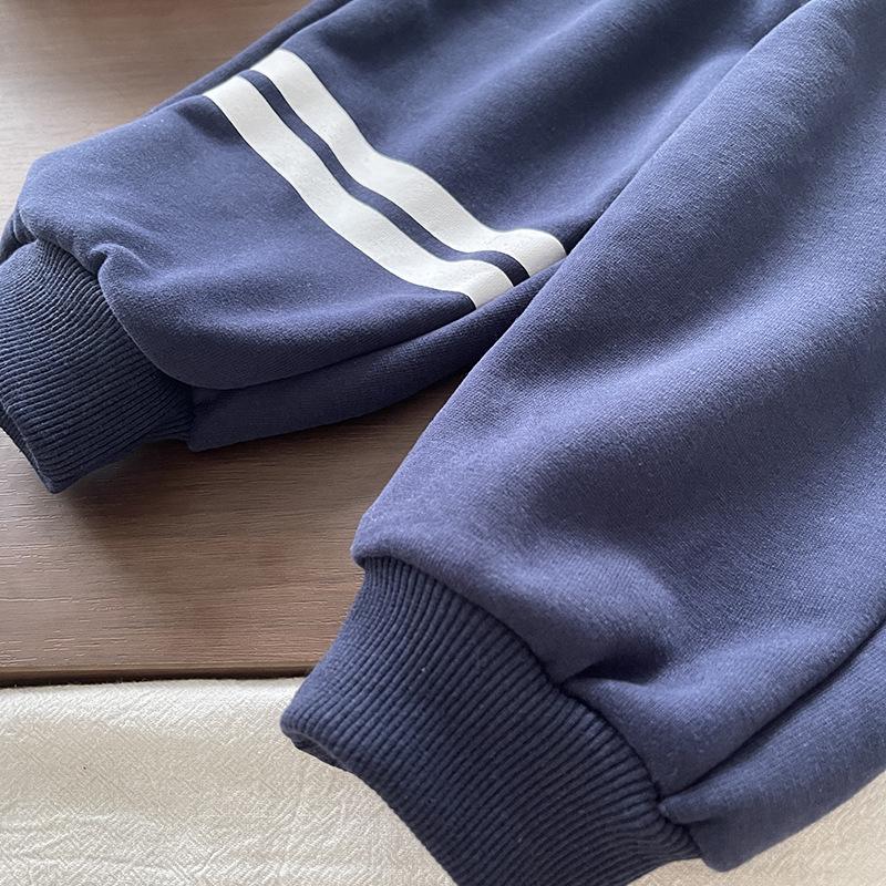 Стильный корейский комплект поло и брюк для мальчиков 2025 года: Новая осенняя коллекция