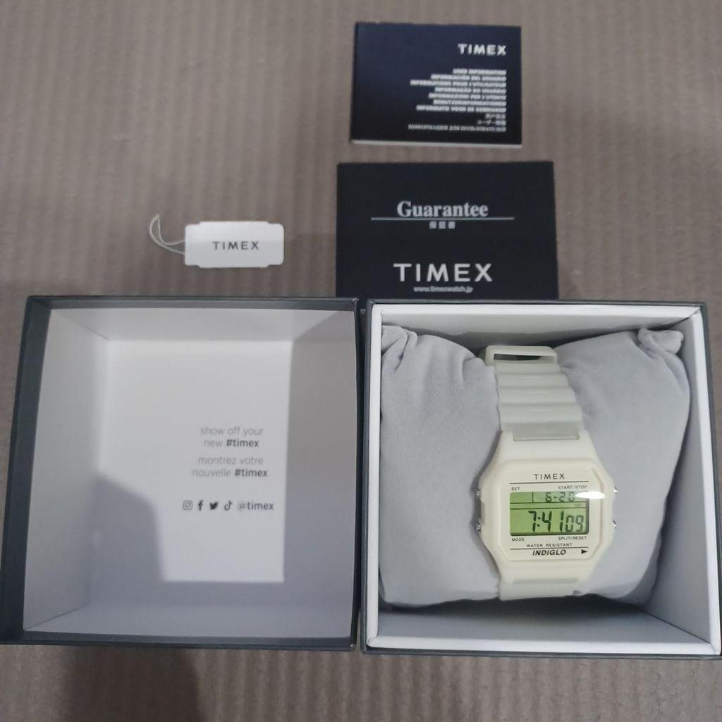 Б/У TIMEX СВЕТЯЩИЙСЯ В ТЕМНОТЕ
