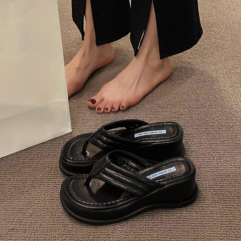 Интернет-знаменитости шлепанцы с перемычкой женские на толстой подошве маффин крутые тапочки женские летние новые модные инс тренд