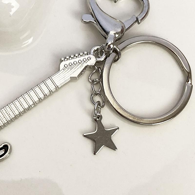 Y2K Black And White Guitar Love Heart Star Key Chain For Women Sweet Cool Trend