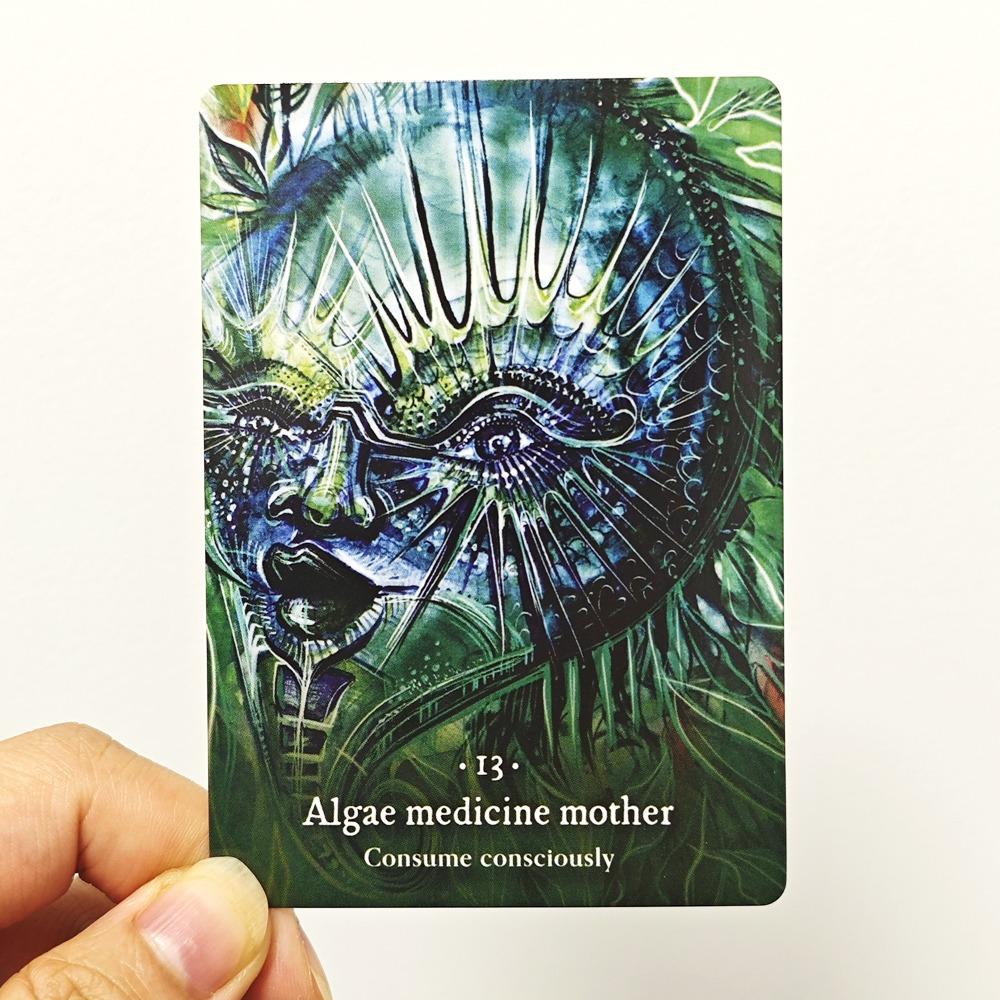 Sacred Sea Oracle: Dive Into The Depth of Your Cosmic Soul 36 Pcs Cards 10.4*7.3cm