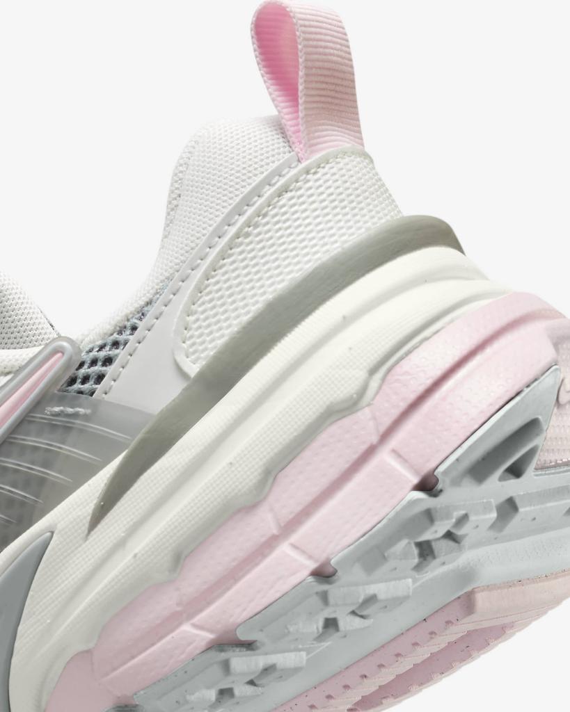 HQ4046-001 Nike V2K Run Светлый пемзовый Пыль фотона Металлик Саммит белый (Женский)