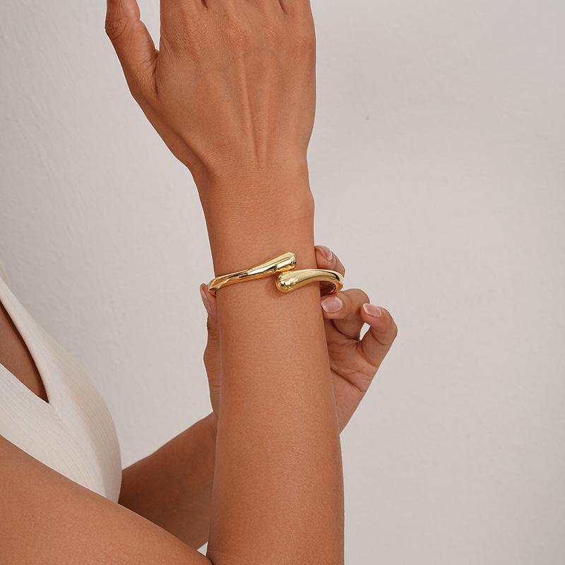 Браслет-манжета с переплетающимися кольцами - Европейский и американский дизайн в стиле легкой роскоши для женщин