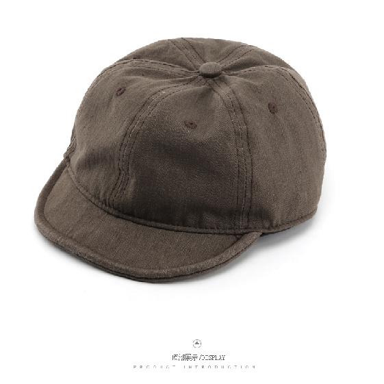 Solid-color, plain baseball cap with a short brim, easy to wash, suitable for women and men, provides sun protection and shade