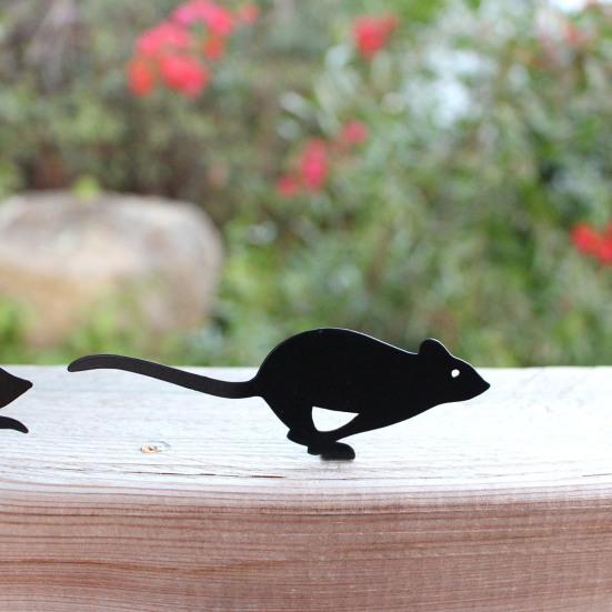 Металлический знак для сада с изображением кошки, простая установка, украшение для кошки, преследующей мышь, черный