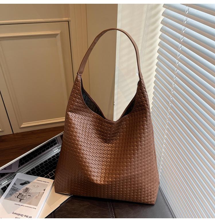 Premium Textured Bag Women's Large-capacity Autumn and Winter Versatile Single Shoulder Mother and Child Bag Commuter Tote Bag