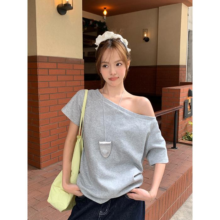 Short-sleeved t-shirt women's casual inner wear spring 2026 new summer niche design sense thin outer wear slanted shoulder top