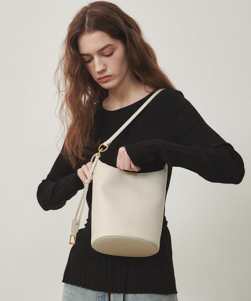 Ostkaka Forena Bucket Shoulder Ivory