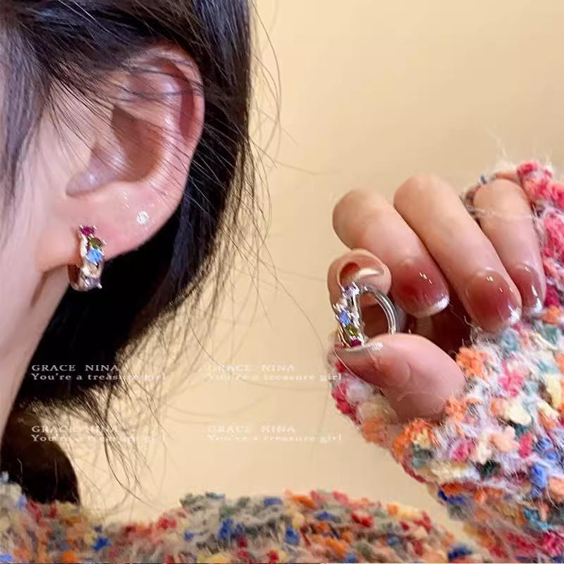 S925 Silver Needle Pearl Bow Stud Earrings: Luxurious, Versatile, and Exquisite Ear Ornaments