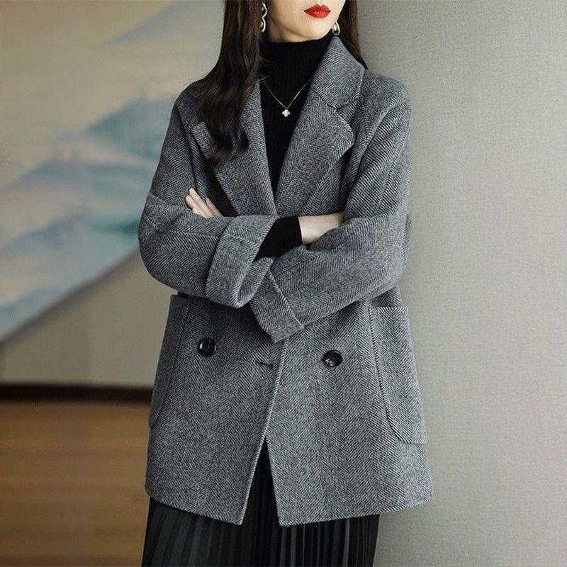 FASHION Korean version of foreign style Hepburn style high-end coat coat women's 2024 new design lazy style coat Clothes