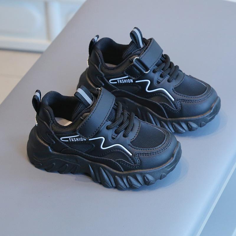 Детские кроссовки. Новые весенние и осенние туфли для папы для мальчиков. Нескользящие маленькие белые туфли для девочек. Детская повседневная обувь на мягкой подошве.