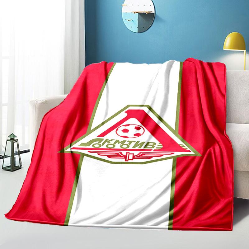 Green And Red Soccer Emblem Printed Throws Blanket Soft Flannel Blankets for Couch Bed Gifts for Men Women Picnic blanket Christmas gifts