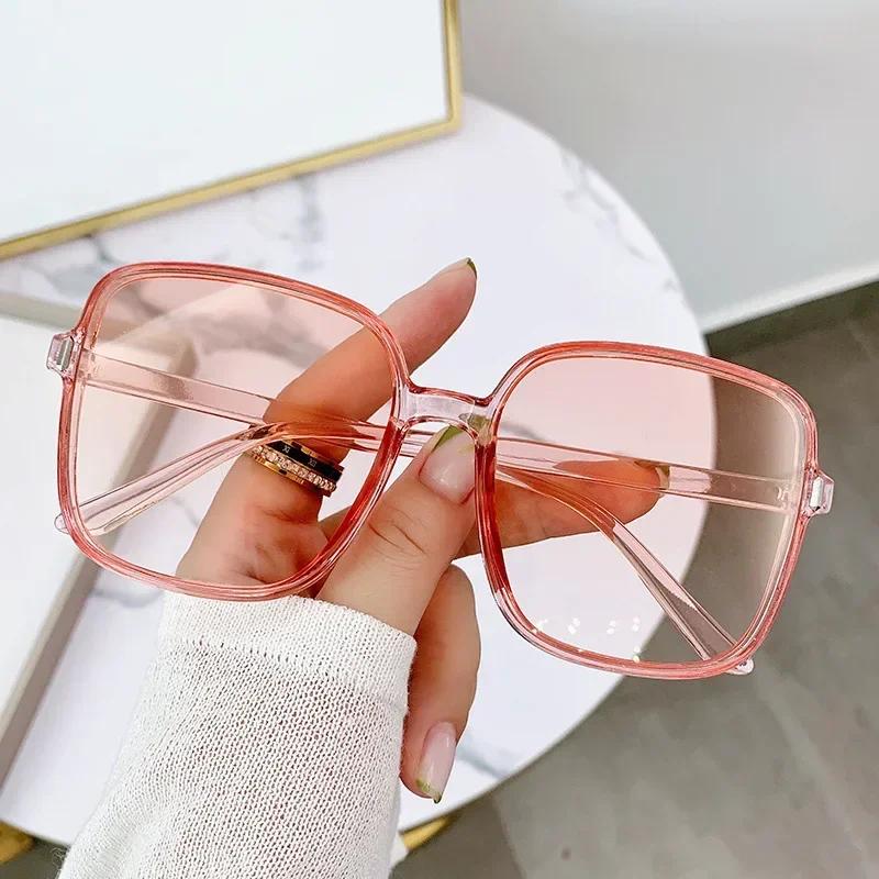 New  Square Sunglasses With Gradient Color Sunglasses Women'S Trend Uv Resistant Retro Oversized Eyeglasses Fashion Eyewear