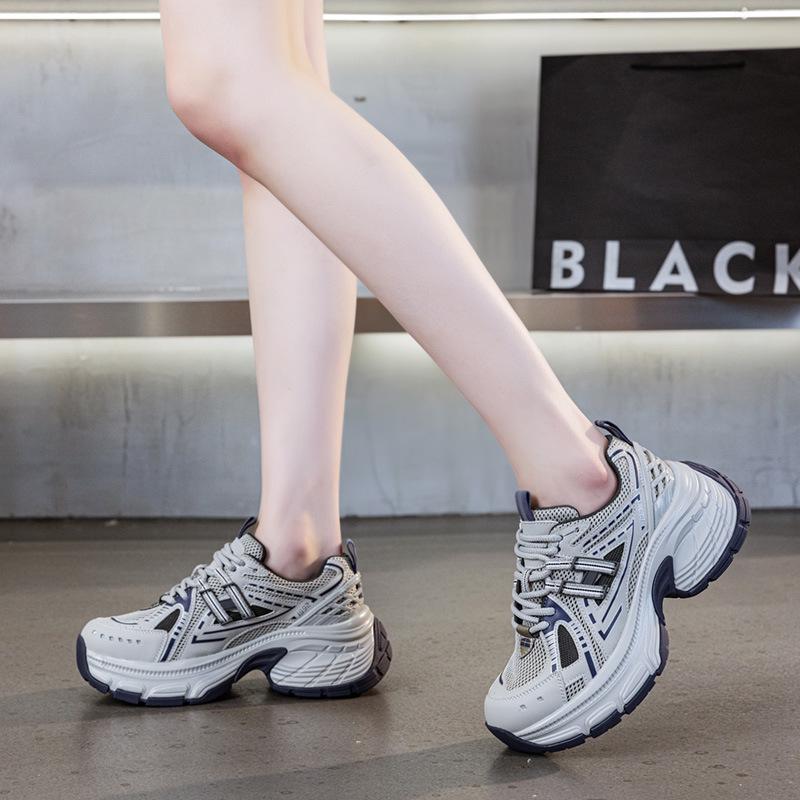 Весна 2025 г. Женские кроссовки на массивной платформе — стройнящая, универсальная, повседневная спортивная обувь