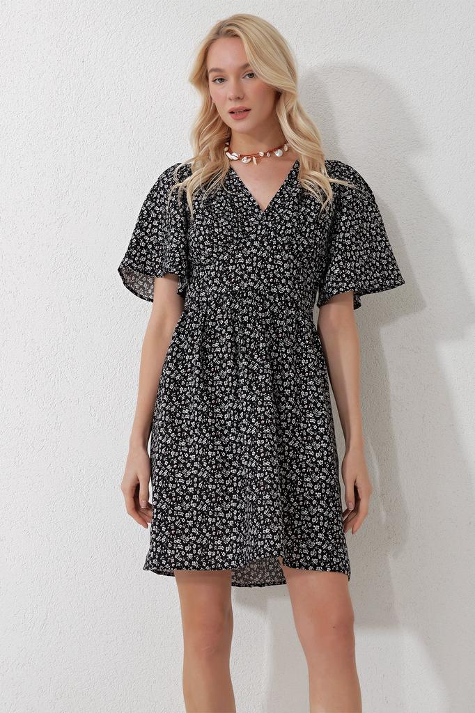 Женское платье, новый сезон, модное черное тканое платье с v-образным вырезом и короткими рукавами, юбка с цветочным узором и воланами