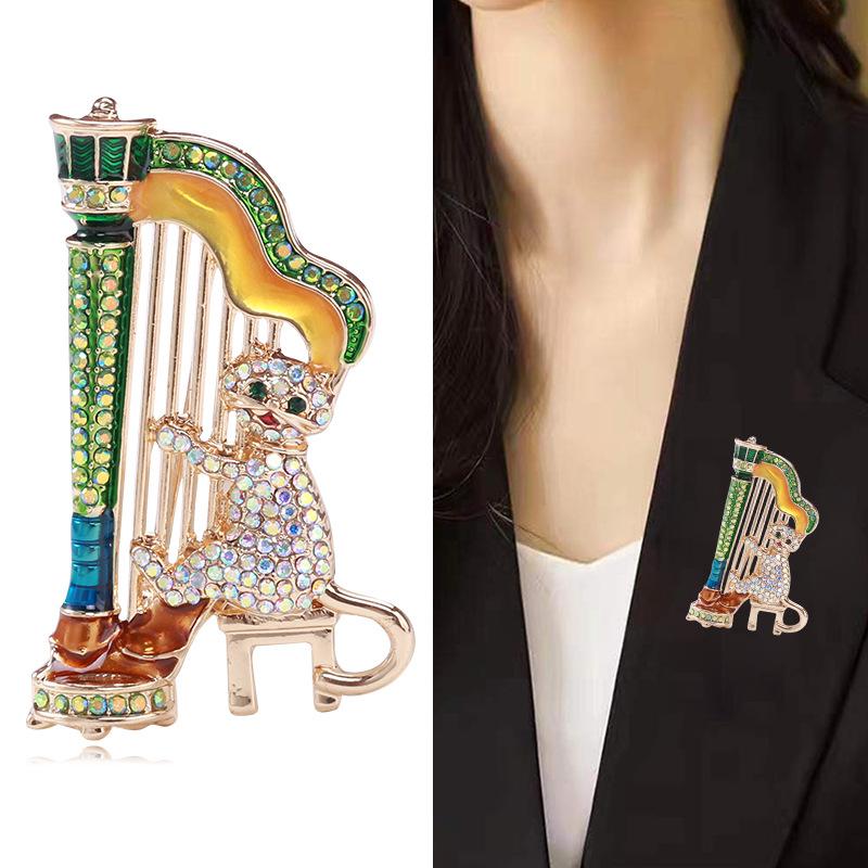 Female Fashion Crystal Cute Piano Cat Brooches For Women Luxury Gold Color Alloy Enamel Brooch Safety Pins