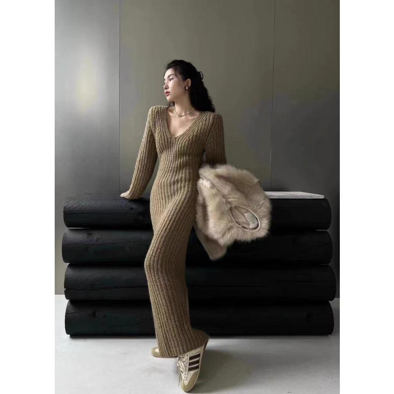 Ретро высококлассное длинное платье темпераментная светская львица облегающее V-образный вырез вязаное платье-свитер женское осенне-зимнее тонкое платье