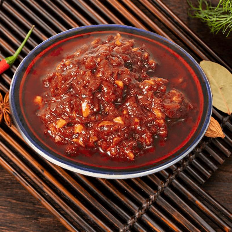 Жареный соус Лин Сян с нарезанным кубиками мясом