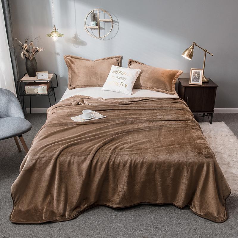 Однотонные молочные бархатные одеяла, утолщенные осенне-зимние чехлы для диванов, офисные ворсы, удобные коралловые фланелевые прямоугольные одеяла