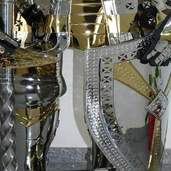 Костюм доспеха рыцаря тела средневековой нержавеющей стали свободный от ржавчины королевский полный с серебром