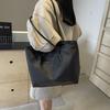 Large Capacity Bag Women's 2025 New Simple Casual Shoulder Bag College Student Class Bag Leisure Commuter Tote Bag