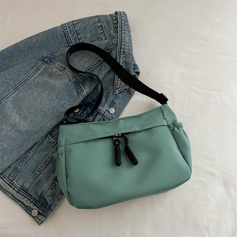 Повседневная сумка-тоут, корейская версия сумки через подмышку, модная летняя сумка большой вместимости для поездок на работу, новая сумка через плечо для женщин