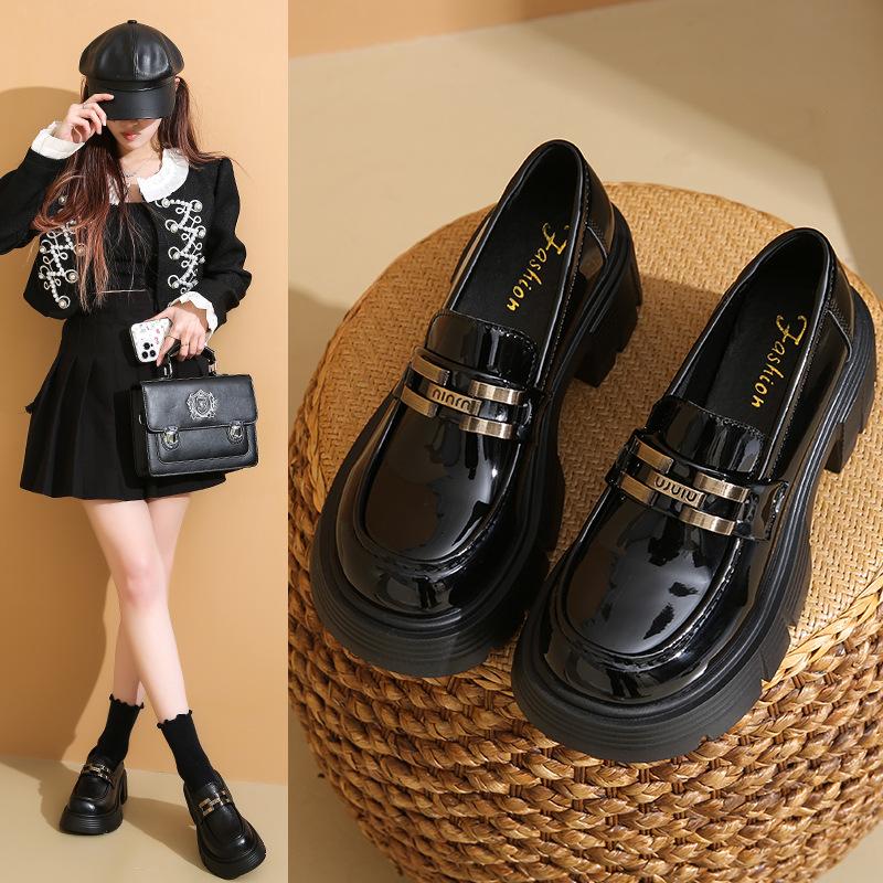 Платформенные туфли-одинарки женские осенние новые платформенные цепочки с круглым носком женская обувь повседневная с мелким вырезом женская