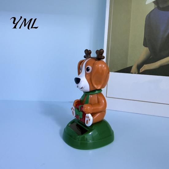 Gift for Drivers And Car Enthusiasts Solar Powered Dancing Ornament, Creative Dashboard Christmas Cartoon Figure Cute Elk Figurines Auto Interior