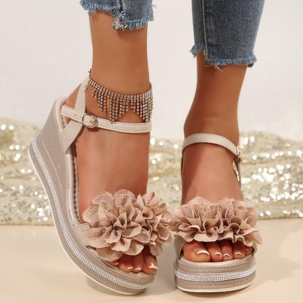 Fashion Buckle Female Sandal 2025 Women's Large Size Ladies Shoes Summer Increasing Height Clogs Wedge Girls New Big Comfort Fashion Pla