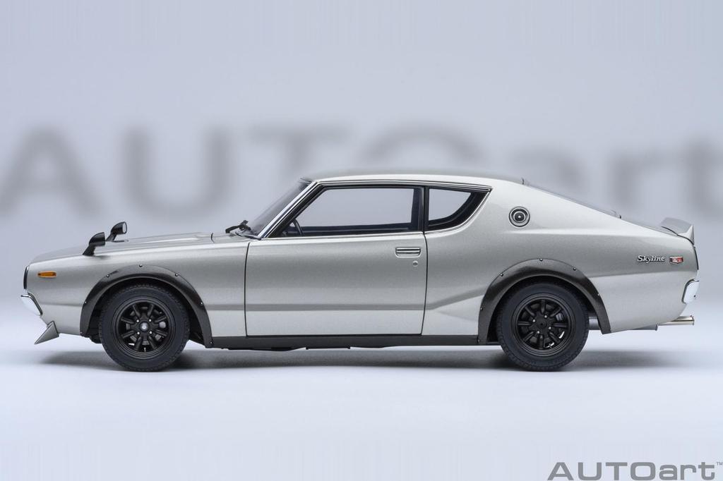 AUTOart Scale Nissan Skyline Tuned Version Silver Finished Product 77466 1/18 2000GT-R (KPGC110)