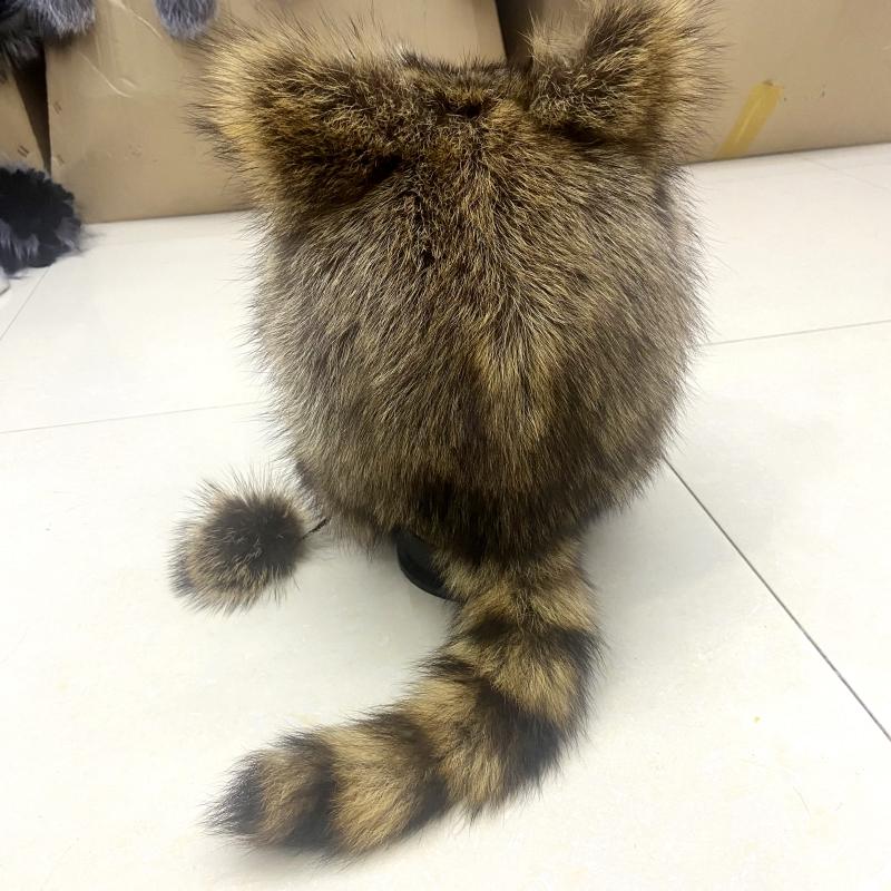 Новая зимняя меховая шапка для женщин из натурального меха енота, стильная теплая шапка-бомбер с ушами для мальчиков и девочек, пушистая ветрозащитная уличная шапка-ушанка