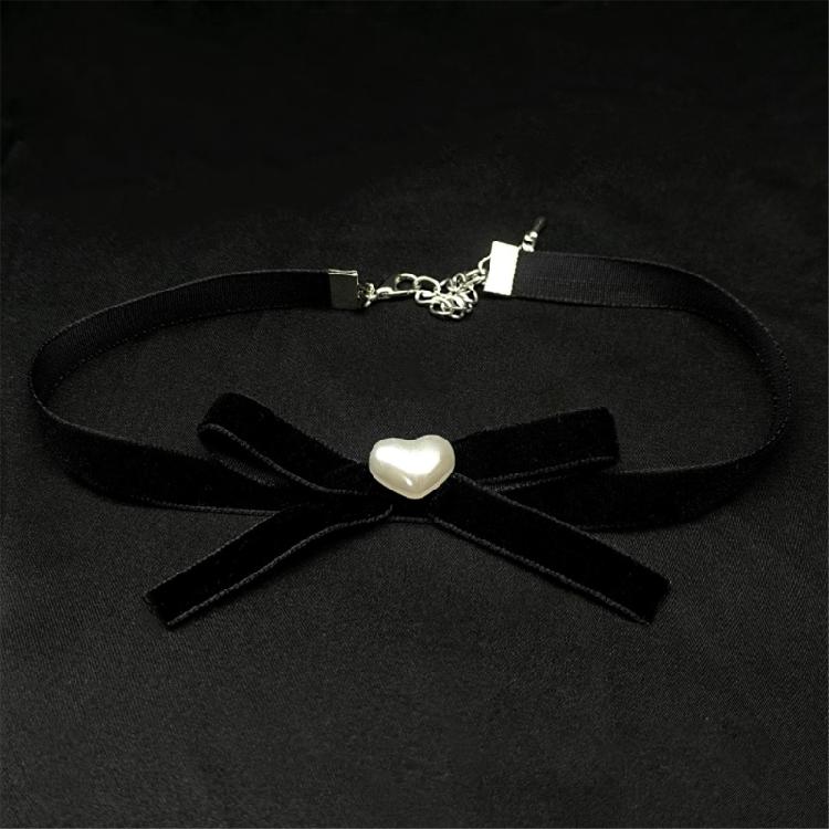 Fashionable Necklace with Bowknot and Heart Adjustable Collarbone Chain Handmade Choker Accessory for Stylish Women