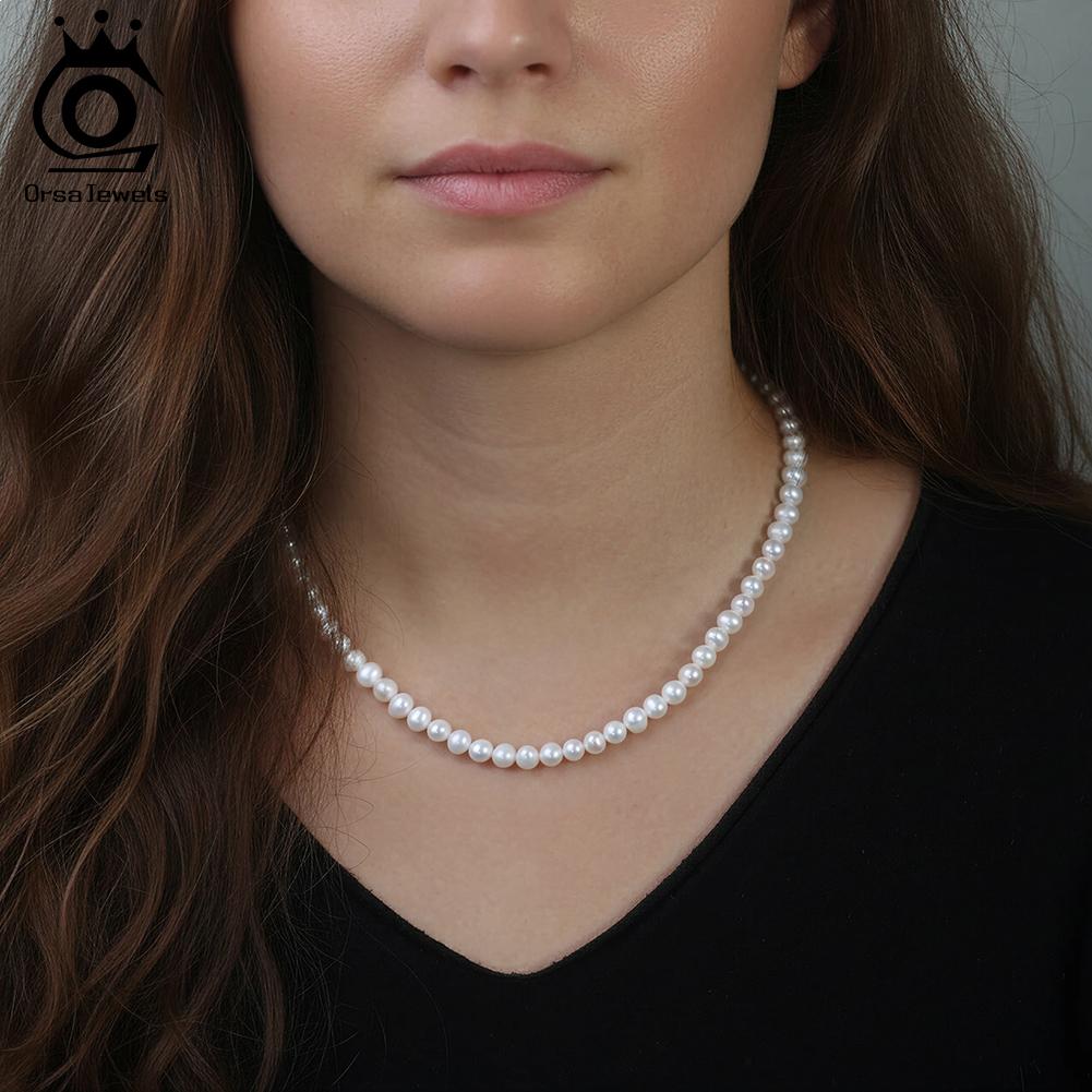 ORSA JEWELS Ручной работы Чокер-ожерелье из стерлингового серебра 925 пробы Жемчужный чокер Круглый жемчужный чокер-ожерелье Вечернее украшение для женщин GPN95