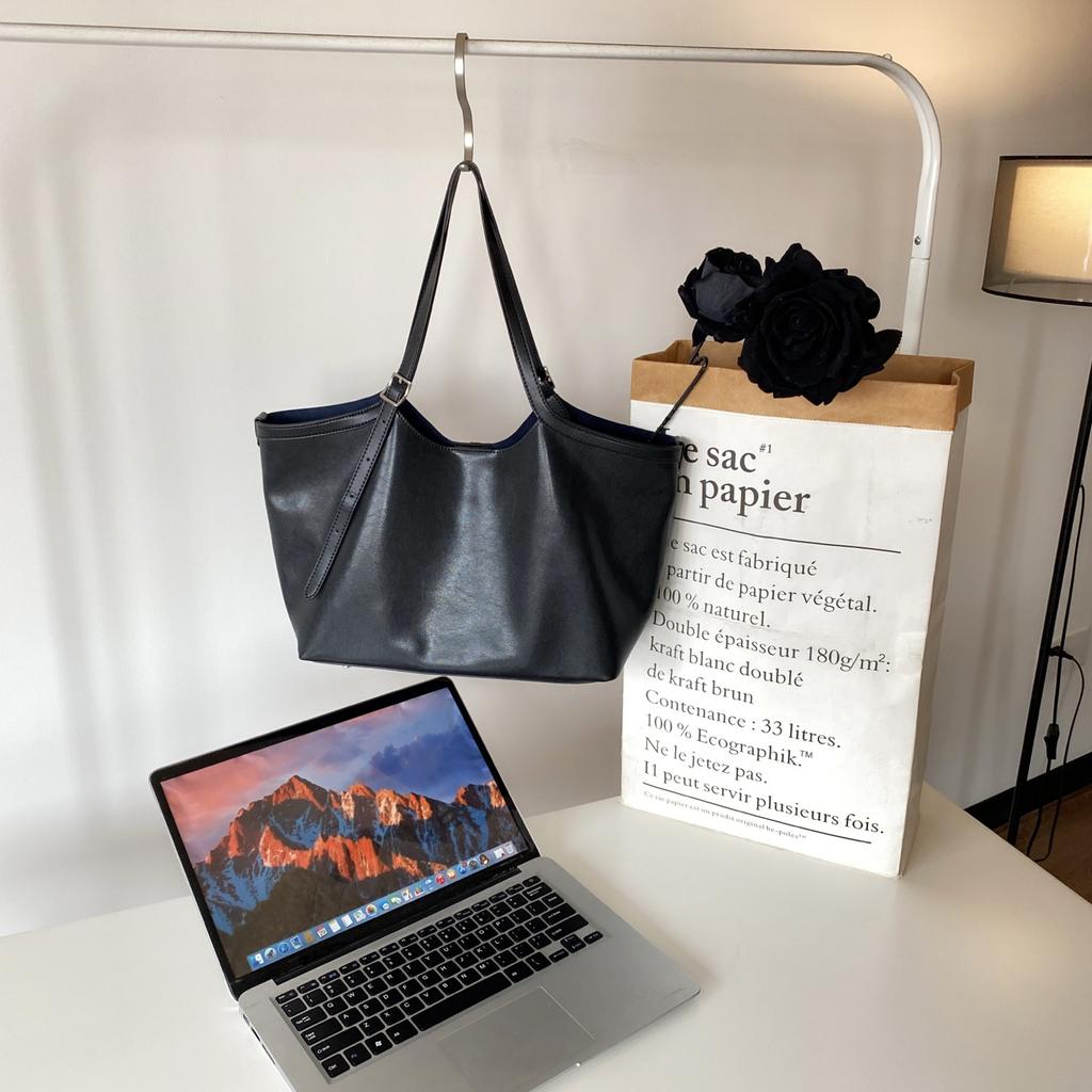 2025 Minimalist Solid Genuine Leather Tote Package Single Compartment Large Capacity Women's Handbag Underarm Bag Handheld Bag Cowhide