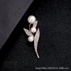 Bouquet Large Brooch Female High-end Temperament Brooch Retro Anti-light Buckle Sweater Pin Pearl Jewelry Accessories