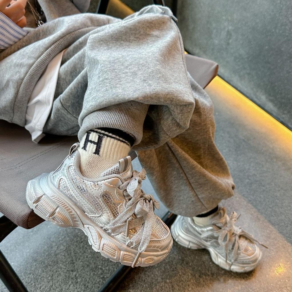 Обувь для девочек 2025 осень новая детская со стразами кроссовки папины кроссовки для мальчиков спортивная обувь для детей среднего и старшего возраста легкие кроссовки для бега