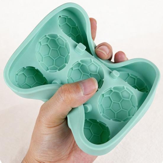 9-Compartment Covered Silicone Ice Cube Mold Dust-Proof Draining Design Ice Maker