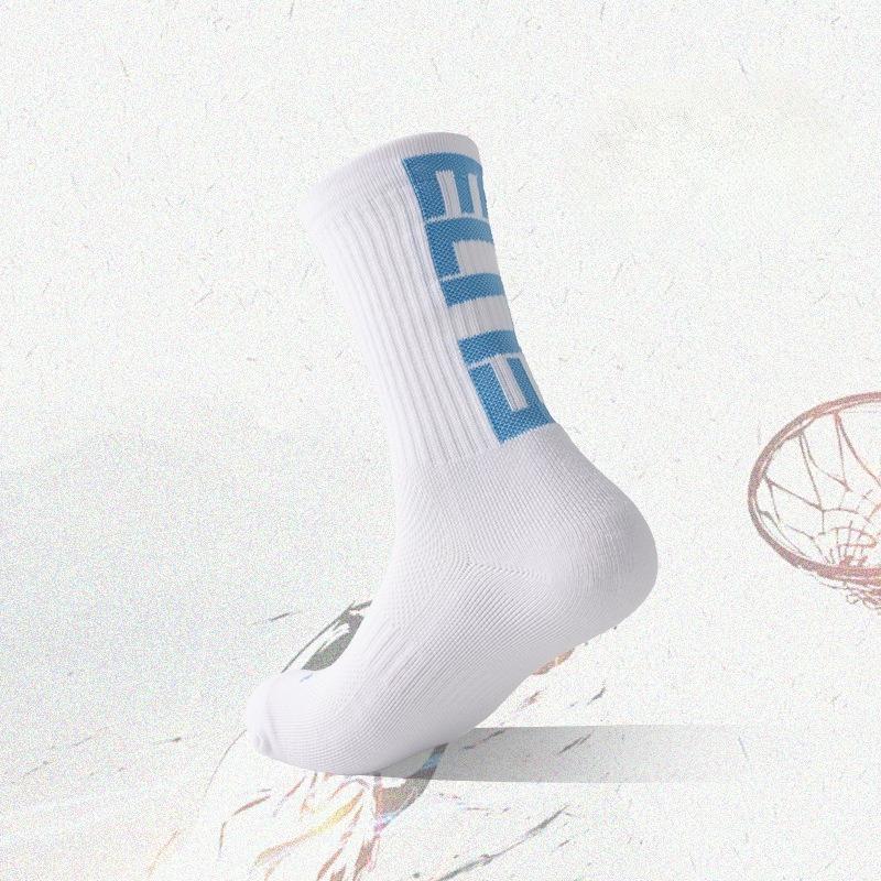 Summer Men's Long Tube Football Sports Socks, Comfortable and Breathable for Running All Year Round, Long Tube Running Letter Socks