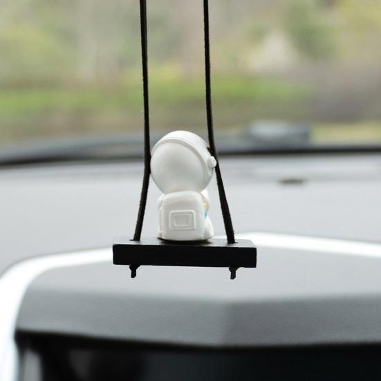 Car Swing Astronaut Hanging Decoration Resin Craft Auto Rearview Mirror Cartoon Spaceman Pendant Ornament Interior Accessories