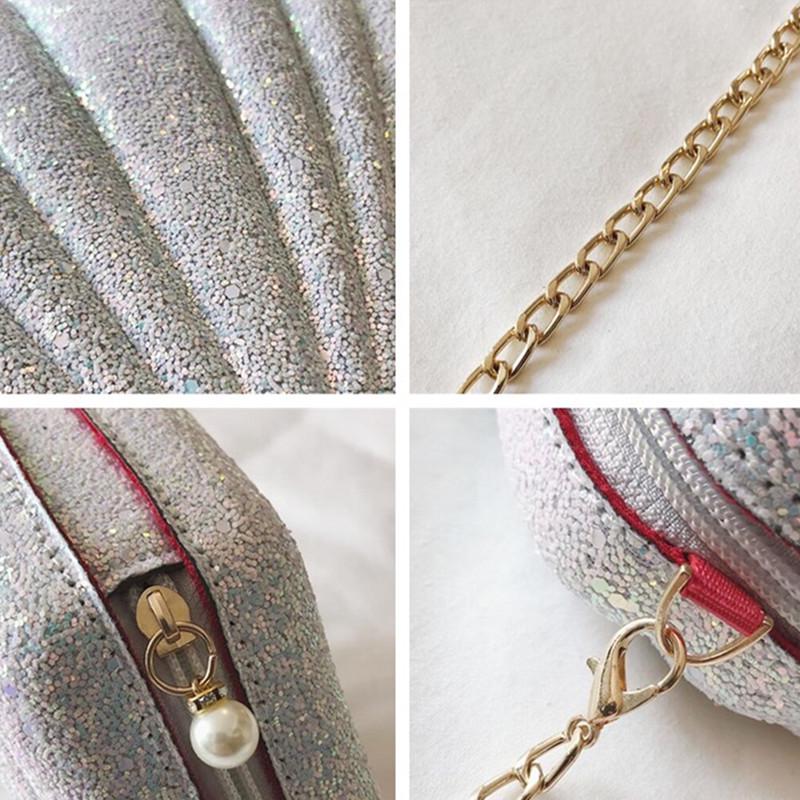 Женская сумочка в виде блестящей раковины