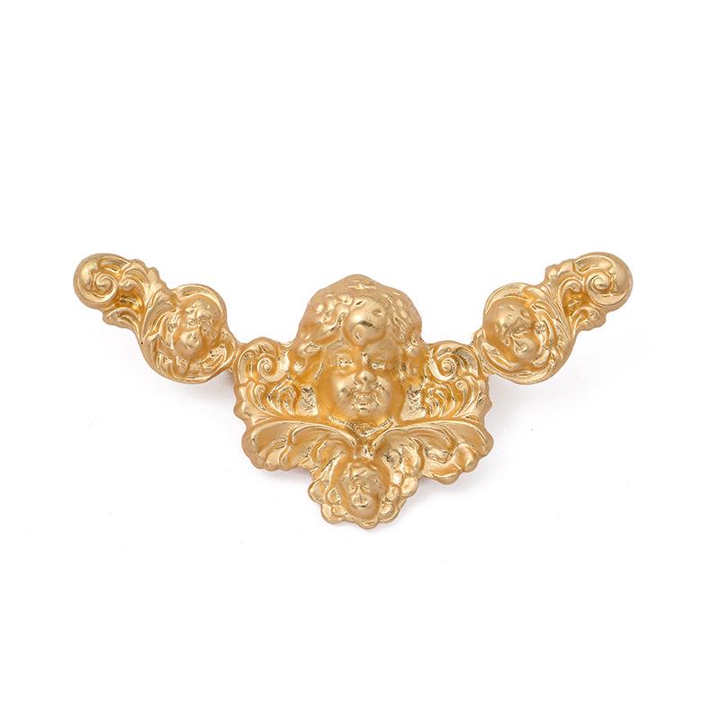 Металлическая брошь в стиле барокко: Винтажный европейский и американский дизайн для высокой моды