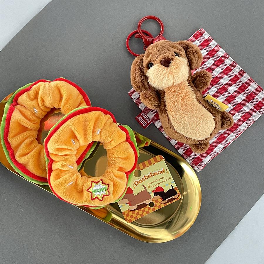 Плюшевая игрушка такса брелок с аксессуаром гамбургер наполнитель для детей для