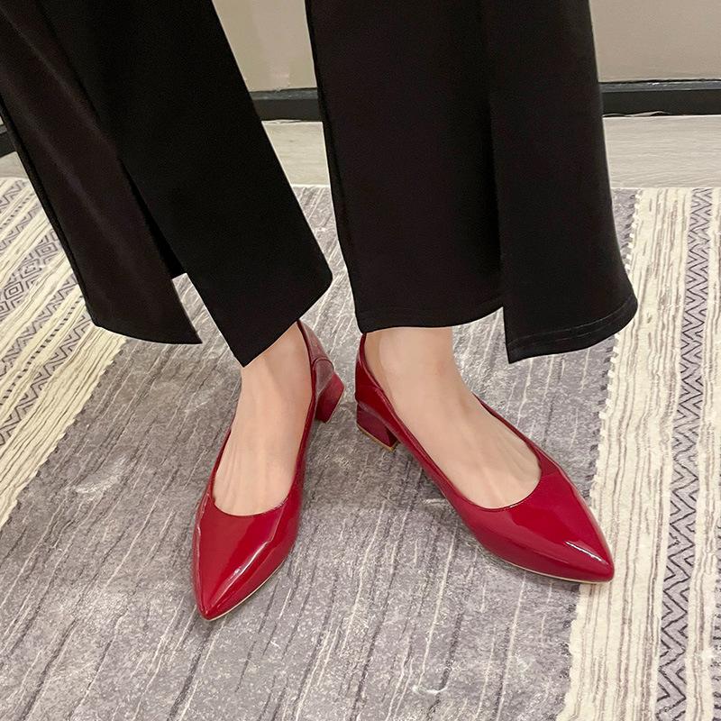 Одиночные туфли. Женские летние новые черные профессиональные рабочие туфли с острым носком на толстом каблуке. Женские расширенные женские туфли больших размеров.