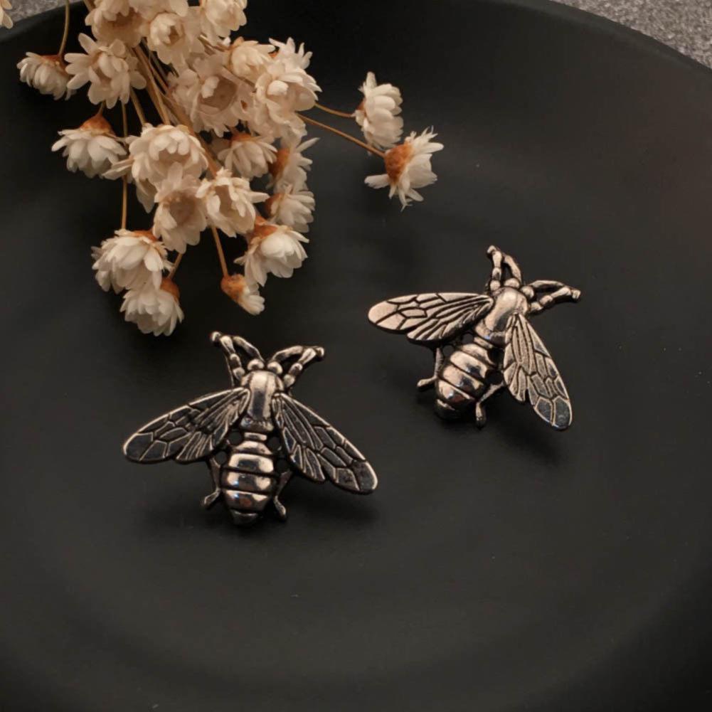High Quality Brooches Small Fresh Bee Brooch Retro Men Metal Suit Collar Pin KTY