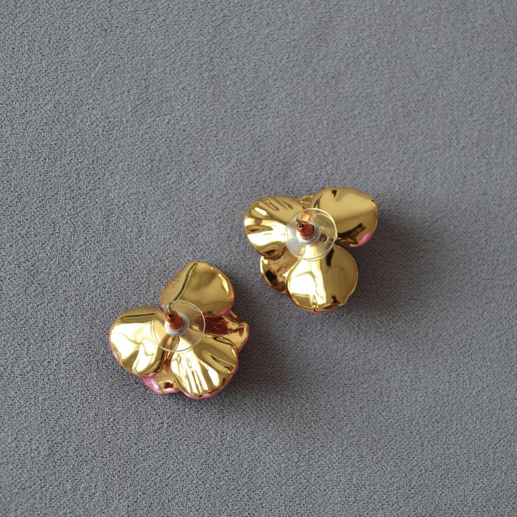 Серьги-пусеты с 3D-цветами и эмалью - Элегантный французский дизайн для женщин