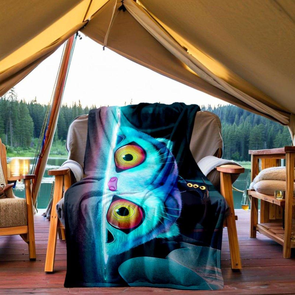 "Whimsical Cat with Trippy Eyes Wall Art Print"Blanket Lightweight Flannel Throw Blanket for Sofa, Bed, Travel, Camping, Livingroom, Office,